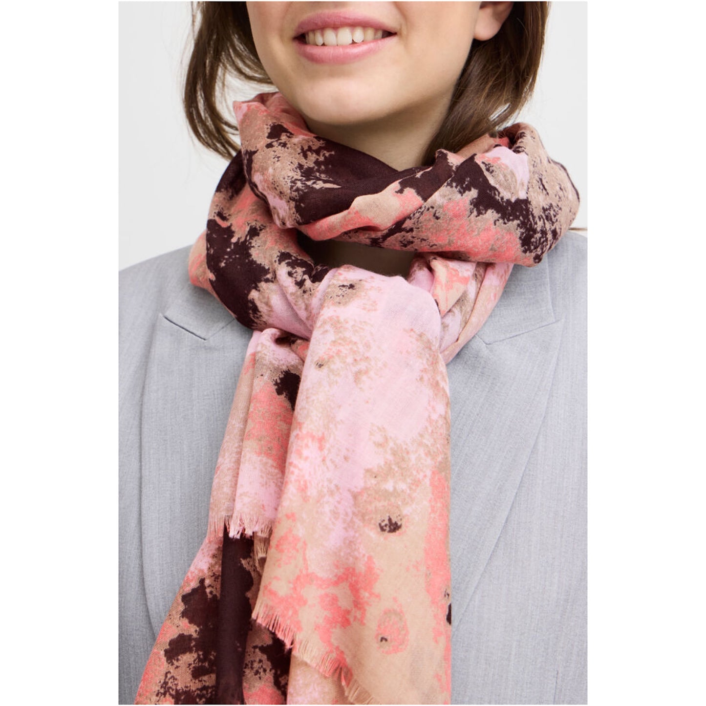 B.young Bawallam Scarf